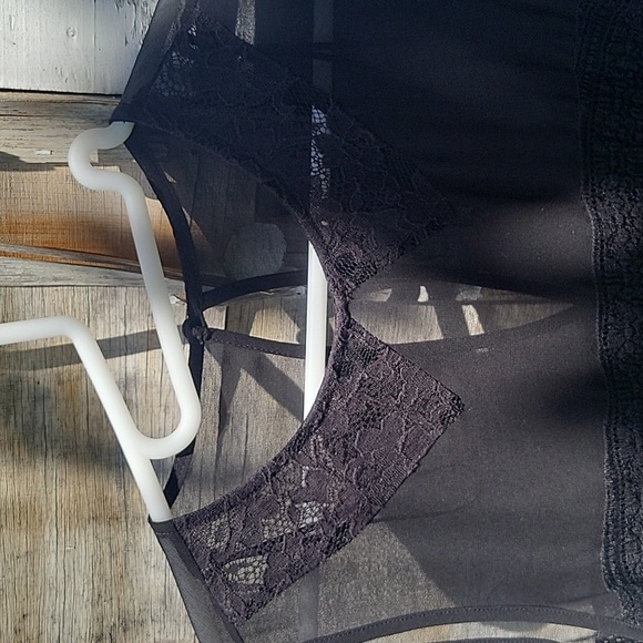 Alison Hayes black lace collar dress - Picture 2 of 4